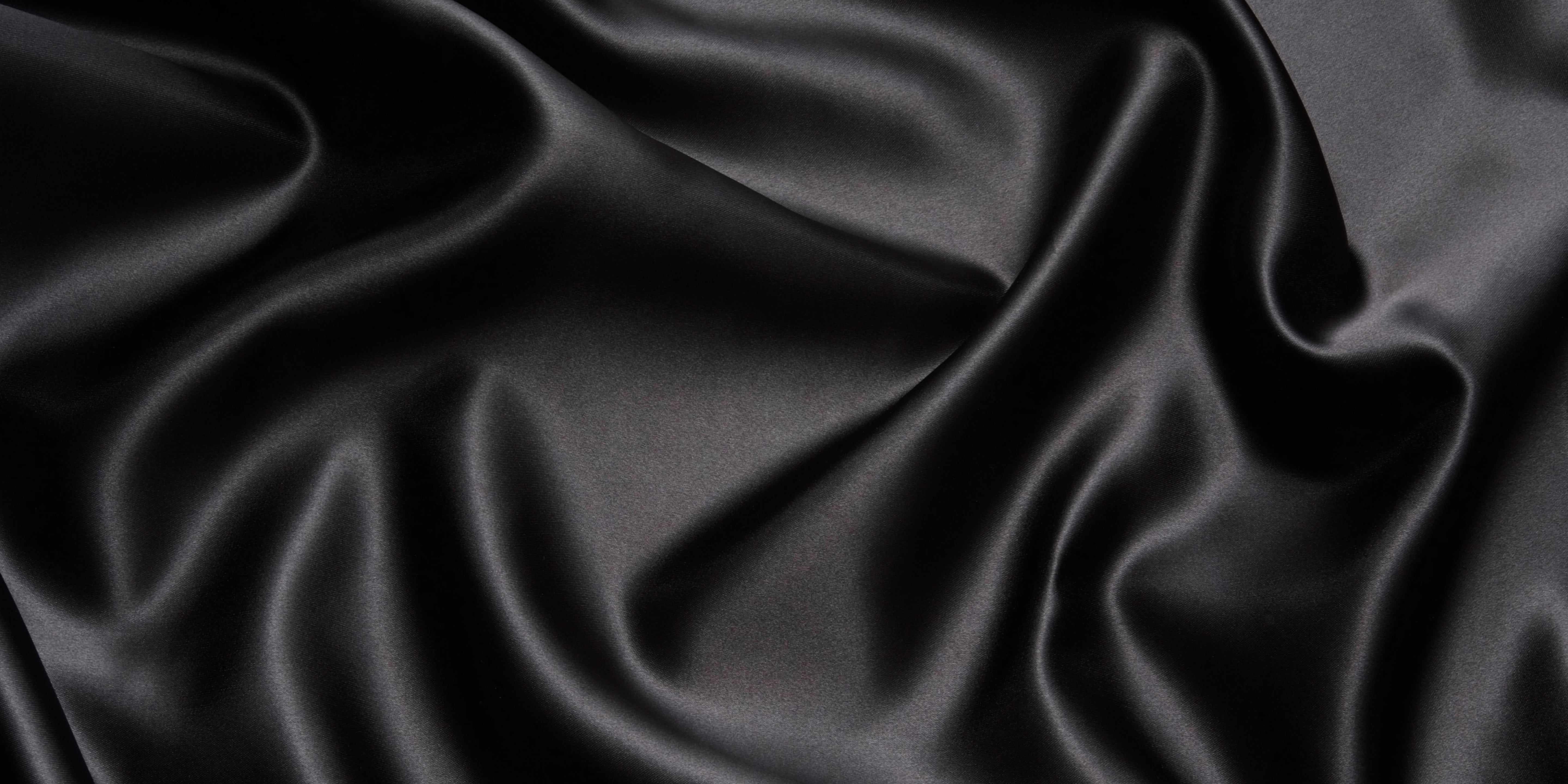 Beeld zwart zijde doek als header voor ladyshaver