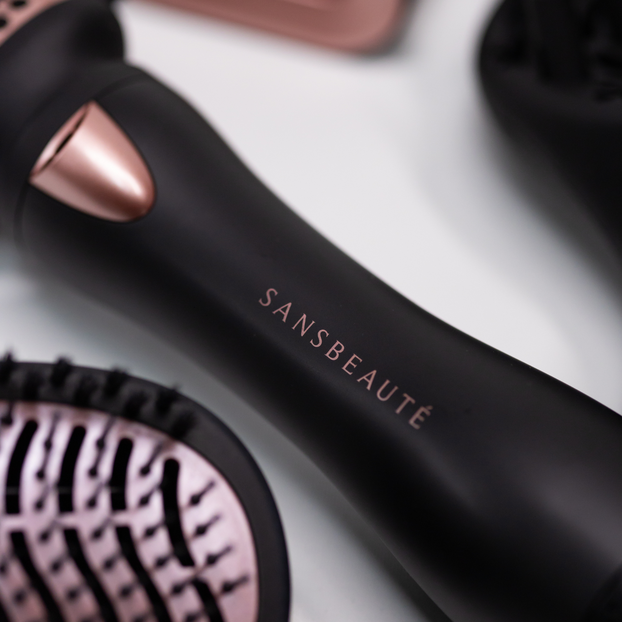 SANSBEAUTÉ® FÖHNBORSTEL - 4 IN 1